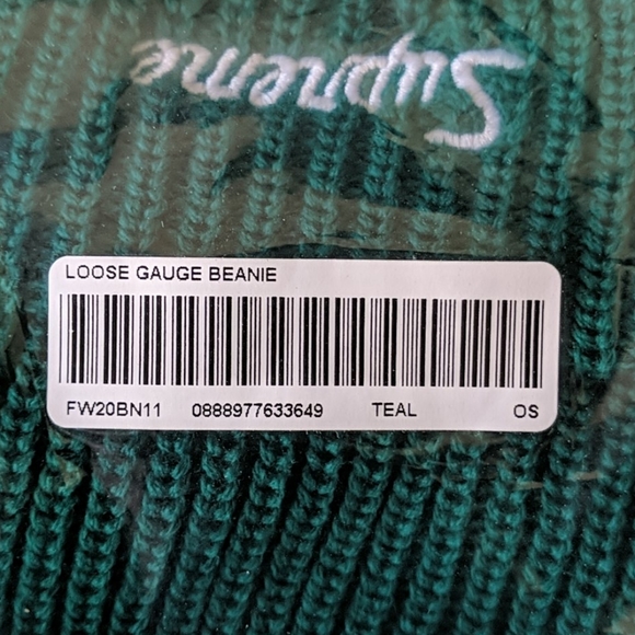 NWT Supreme Loose Gauge Teal Beanie - Picture 4 of 4
